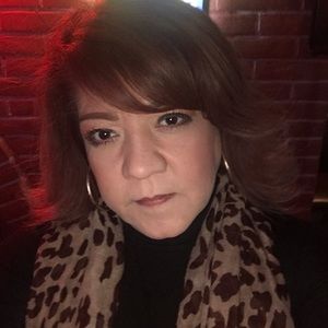 Meet your Posher, Yolanda